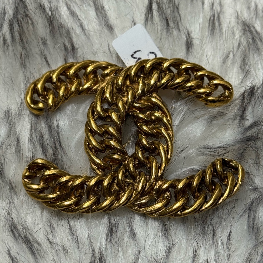 CHANEL Gold Chain CC Brooch
